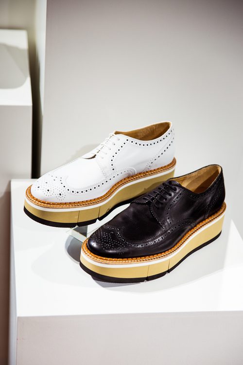 Dos modelos de mocasines blanco y negro de Clergerie hombre para la temporada FW18