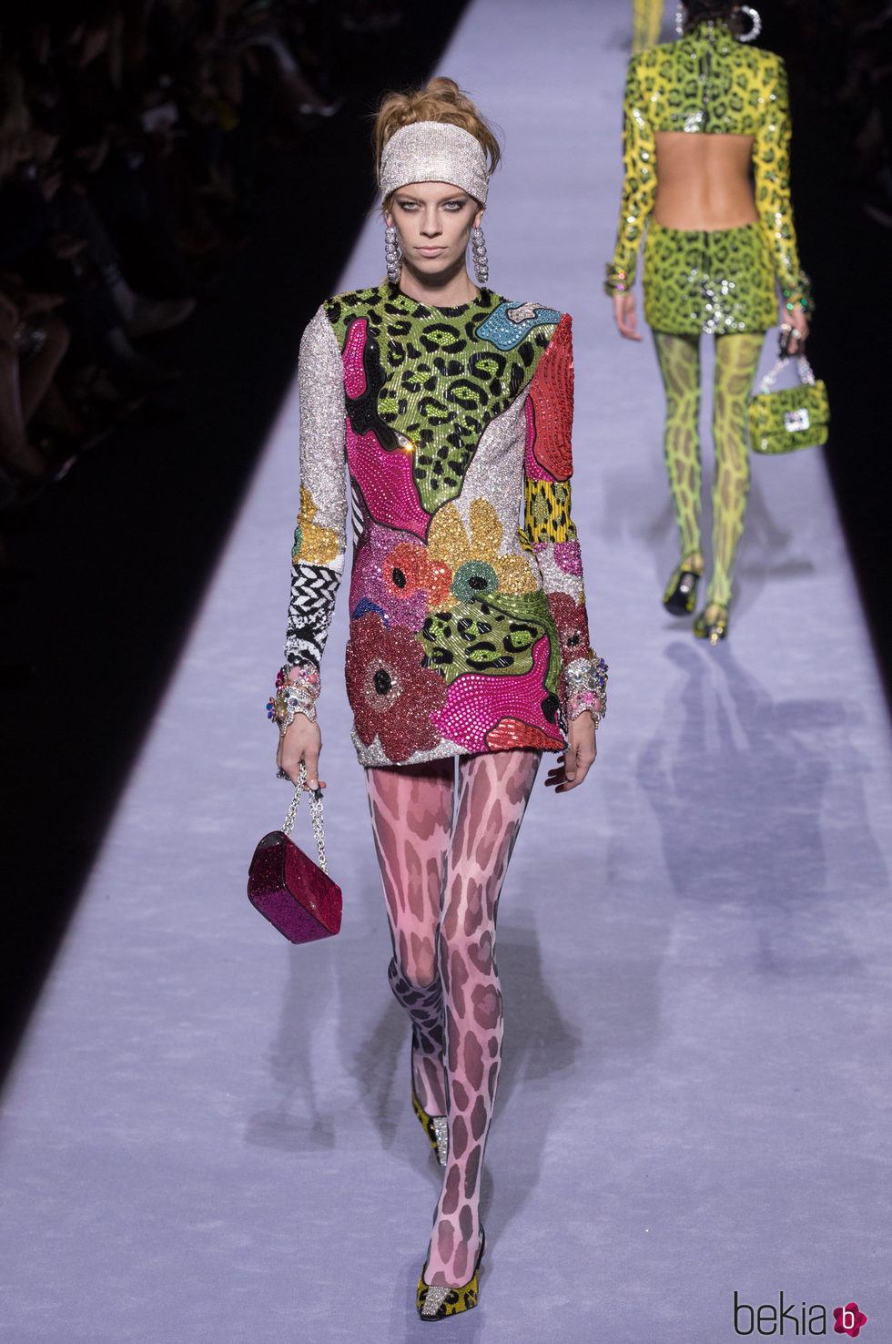 Mini vestido con estampados y lentejuelas de la colección de Tom Ford otoño 2018 en Nueva York Fashion Week