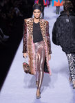 Chaqueta oversize con estampados rosa de la colección de Tom Ford otoño 2018 en Nueva York Fashion Week
