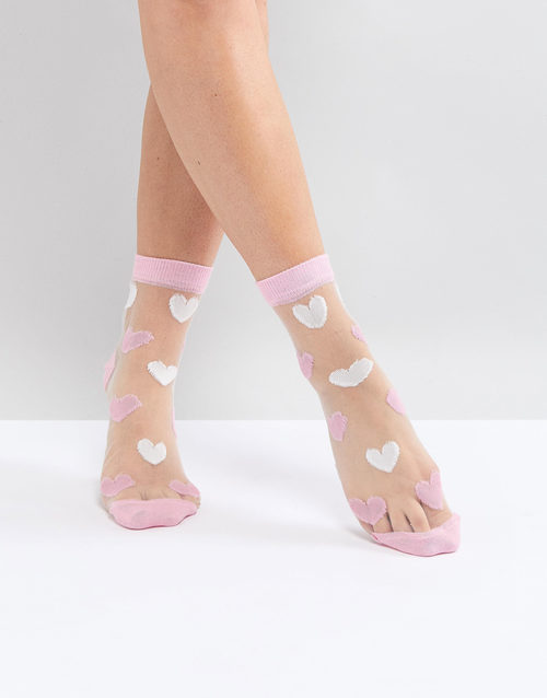 Calcetines transparentes de corazones blancos rosas de Asos para San Valentín 2018