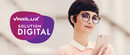 Paz Vega con un modelo de gafas de la nueva campaña de Varilux 2018
