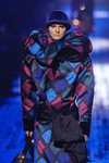 Vestido de cuadros con el cuello de payaso de Marc Jacobs para otoño 2018 en la Nueva York Fashion Week