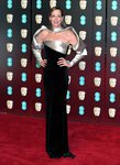 Allison Janney con un vestido de Bibhu Mohapatra en la alfombra roja de los Premios BAFTA 2018