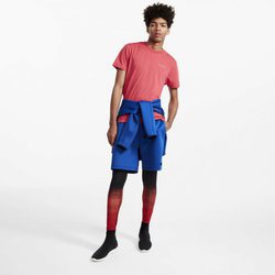 Camiseta roja y short azul marino de la colección Asos 4505 de Asos activewear