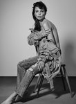 Emily Ratajkowski con un look tejano en la Nueva Campaña de DL 1961- 2018