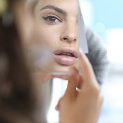 Emily Ratajkowski en la sesión de fotos para la campaña de DL 1961