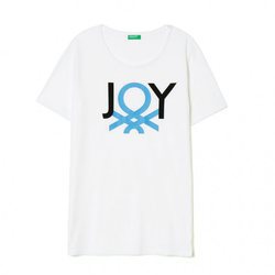 Camiseta blanca con mensaje de United Colors Of Benetton de la colección para primavera/verano 2018