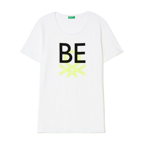 Camiseta blanca con mensaje Be de United Colors Of Benetton de la colección para primavera/verano 2018