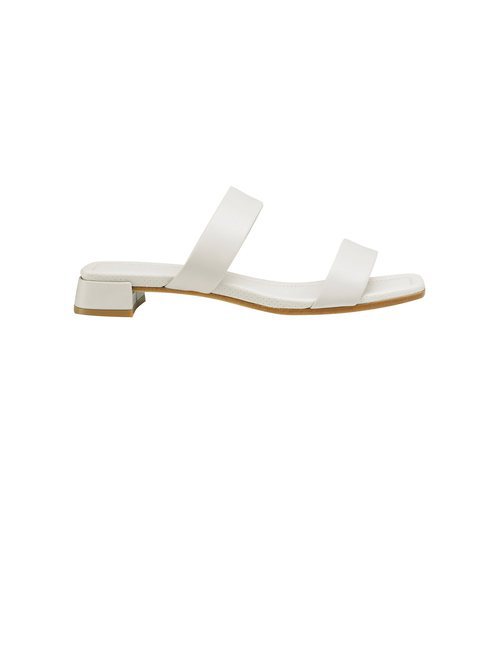 Sandalia en color blanca de dos tiras de la Nueva Colección de Accesorios de Cos 2018