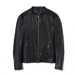 Cazadora para hombre en color negro de la Nueva Colección SS2018 de la firma Sisley