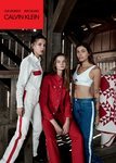 Paris Jackson, Millie Bobby Browns y Lulu Tenney posando para la colección de Calvin Klein #MYCALVINS para primavera 2018