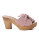 Zapato de tacón rosa de la firma española Carmela de la Nueva Colección Primavera/Verano 2018