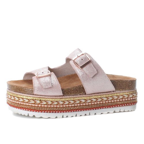Sandalia con plataforma en color rosa de la firma Carmela de la Nueva Colección Primavera/Verano 2018