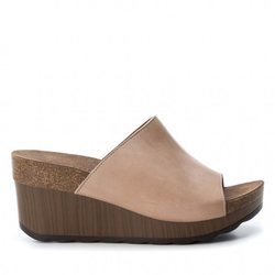 Sandalia  nude con suela marron de Nueva Colección Primavera/Verano 2018 de Carmela