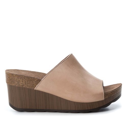 Sandalia  nude con suela marron de Nueva Colección Primavera/Verano 2018 de Carmela