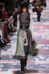 Falda de vuelo y estampados de Dior otoño/invierno 2018/2019 en la Paris Fashion Week
