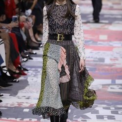 Falda de vuelo y estampados  de Dior otoño/invierno 2018/2019 en la Paris Fashion Week