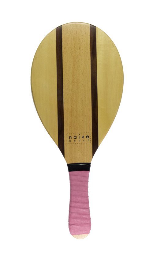 Pala de madera con el mango rosa de Naïve para el verano 2018