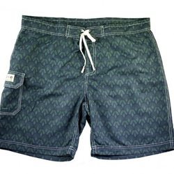 Bañador verde oscuro con estampados abstractos de Naïve para el verano 2018