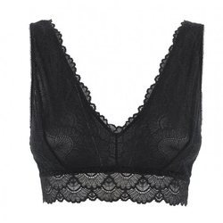 Bralette de anchas tiras de encaje negro de la la colección de Black Limba primavera/verano 2018