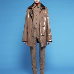 Abrigo marrón brillante con cuatro broches de Fay para  el otoño/invierno 2018