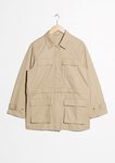 chaqueta militar en color beige e la Nueva Colección Primavera/Verano 2018 de & Other Stories