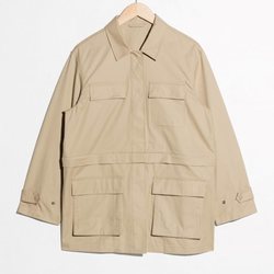 chaqueta militar en color beige e la Nueva Colección Primavera/Verano 2018 de & Other Stories