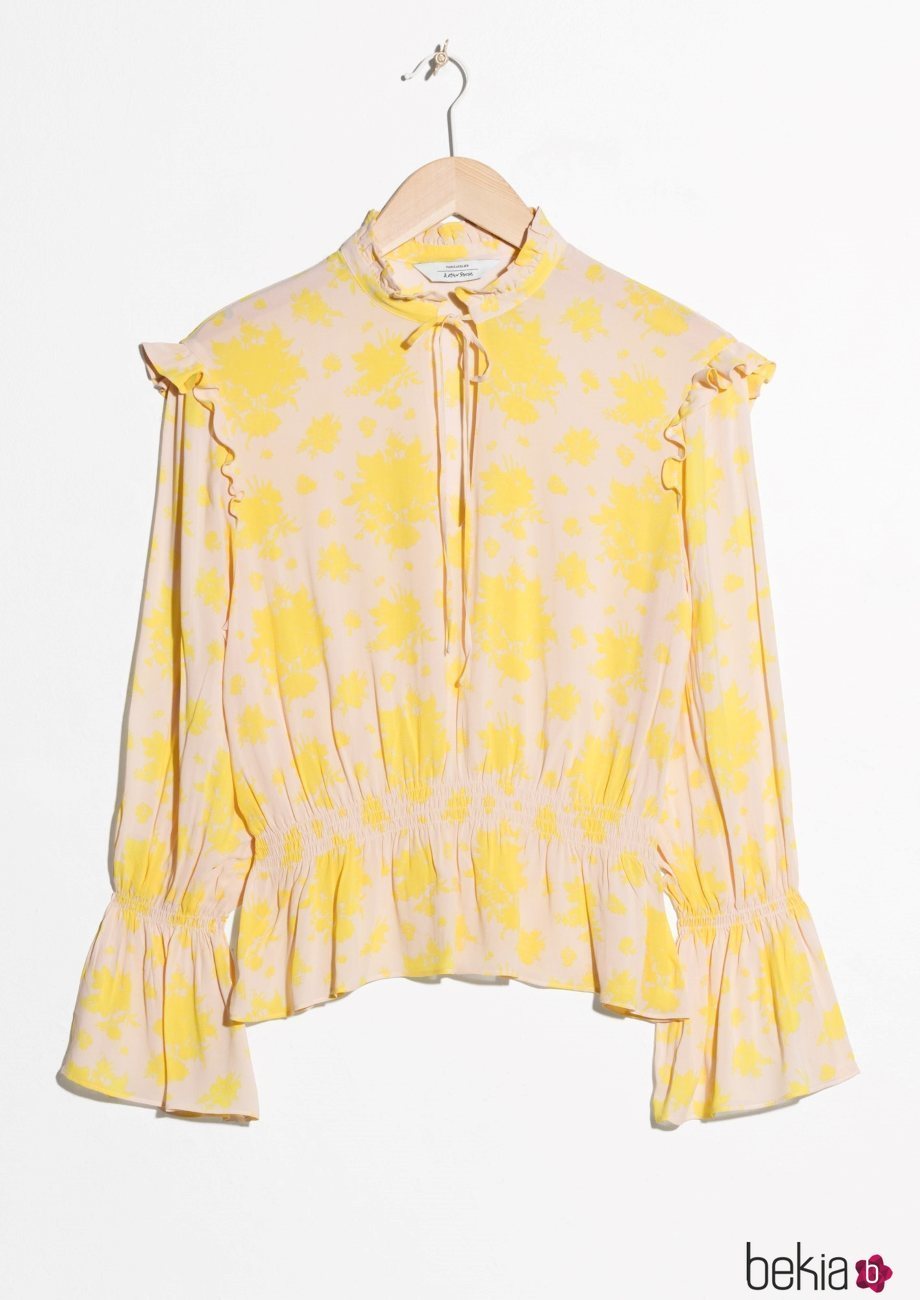 Blusa beige con estampado amarillo e la Nueva Colección Primavera/Verano 2018 de & Other Stories