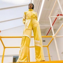 Conjunto de chándal amarillo de la Nueva Colección Cápsula de Adidas 2018