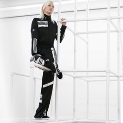 Chándal Adidas en color negro de la Nueva Colección Cápsula 2018