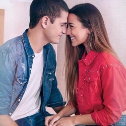 Paula Gonu con su pareja en la Nueva Campaña de Lefties 2018