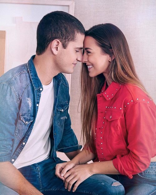 Paula Gonu con su pareja en la Nueva Campaña de Lefties 2018