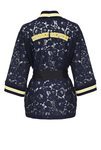 Kimono midi de encaje floral de la nueva colección de Pinko de kimonos