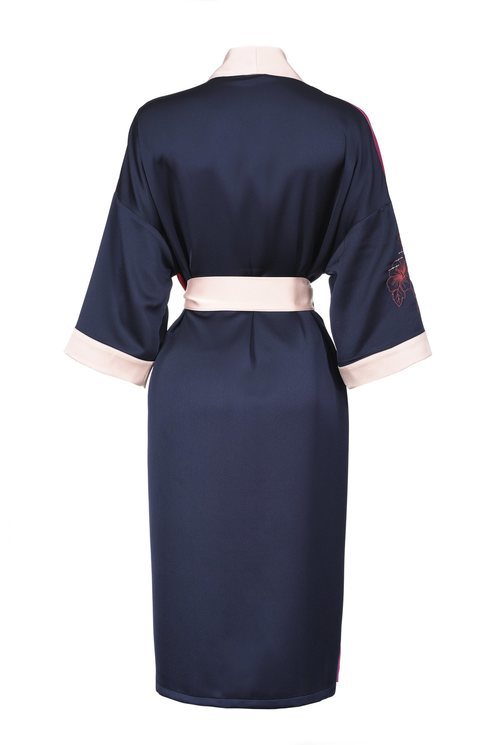 Kimono maxi azul marino de la nueva colección de Pinko de kimonos