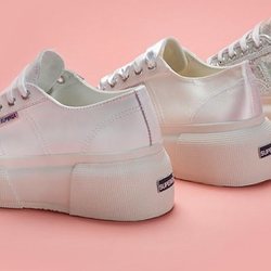 Los 3 diseños de zapatillas Superga up5 con plataforma de 7 cm