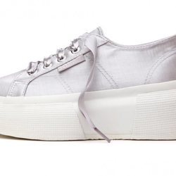 Zapatilla Up5 en gris clarita con plataforma de color blanca de Superga