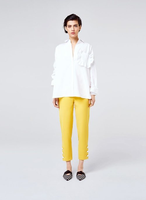 Camisa con volantes en color blanco de la Nueva Colección Primavera/Verano de Uterqüe 2018