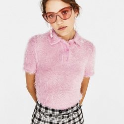 Polo de manga corta y pelo rosa de Bershka para la primavera/verano 2018