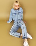 Pantalones denim con una cremallera que lo decora de Bershka para la primavera/verano 2018