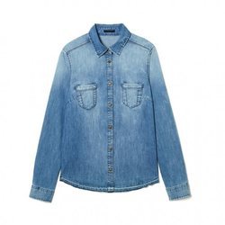Camisa vaquera de mujer de la nueva colección Primavera/Verano 2018 de Sisley