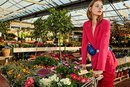 Conjunto de traje y pantalón en color rojo de la nueva colección de primavera 2018 de Stradivarius