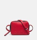 Bolso rojo con el logo de la firma en la parte delantera de la nueva colección Primavera/Verano de Calvin Klein 2018