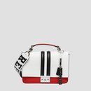 Bolso blanco con detalles rojos y negros de la nueva colección primavera/verano 2018 de la firma Replay