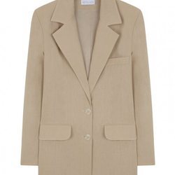 Blazer en color beige de la nueva coleccion primavera/verano 2018 de Betolaza