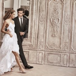Zapatos de tacón con cristales incrustados de Jimmy Choo Bridal 2018