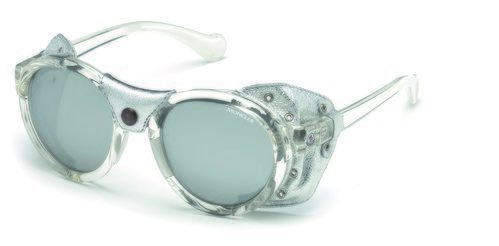 Gafas transparentes con un acabado plateado de la nueva colección primavera/verano 2018 de Moncler