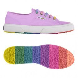 Zapatillas rosas con los cordones y la suela de colores de Superga primavera/verano 2018