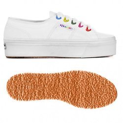 Zapatillas blancas con los remates de colores de Superga primavera/verano 2018
