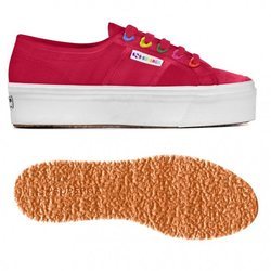 Zapatillas rojas con los remates de colores de Superga primavera/verano 2018