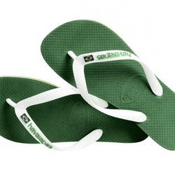 Chancla en color verde con la tira en color blanco de los nuevos diseños de Havaianas Brasil Layers 2018